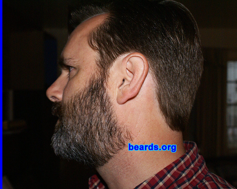 Randall
[b]Go to [url=http://www.beards.org/beard028.php]Randall's beard feature[/url][/b].
Keywords: full_beard