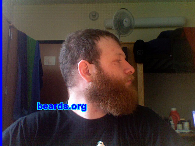 Steve
[b]Go to [url=http://www.beards.org/beard029.php]Steve's beard feature[/url][/b].
Keywords: b29.3 full_beard