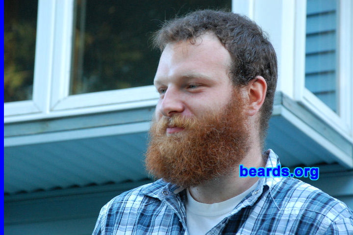 Steve
[b]Go to [url=http://www.beards.org/beard029.php]Steve's beard feature[/url][/b].
Keywords: b29.4 full_beard