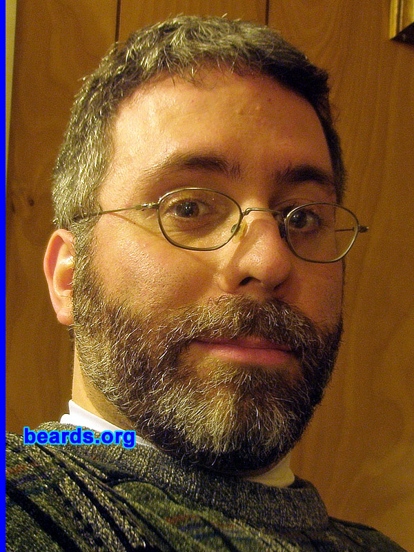tony
[b]Go to [url=http://www.beards.org/beard030.php]Tony's beard feature[/url][/b].
Keywords: full_beard