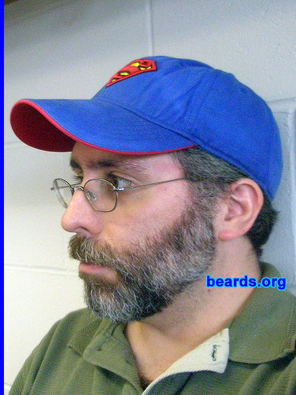 Tony
[b]Go to [url=http://www.beards.org/beard030.php]Tony's beard feature[/url][/b].
Keywords: full_beard