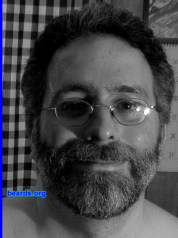 Tony
[b]Go to [url=http://www.beards.org/beard030.php]Tony's beard feature[/url][/b].
Keywords: tony.002.002 full_beard