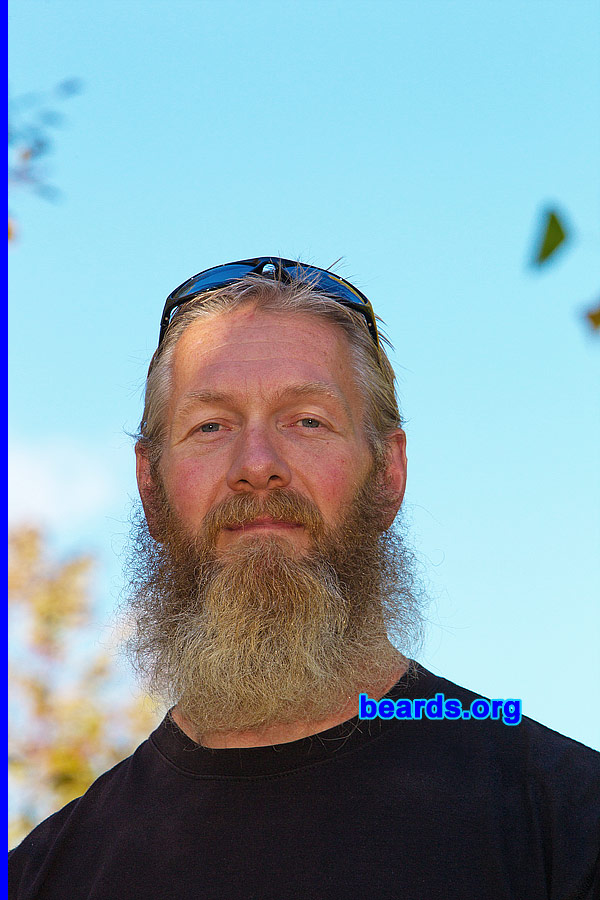 Rich Costello
[b]Go to [url=https://www.beards.org/beard031.php]Rich's beard feature[/url][/b].

Photo by [b]Jacqueline Gumbert Photography[/b].
Keywords: b031.002 full_beard