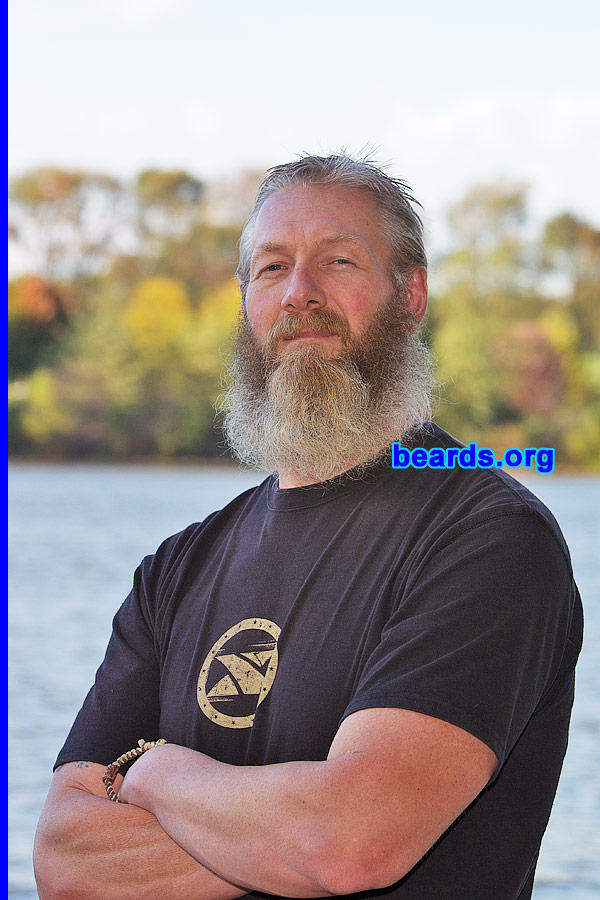 Rich Costello
[b]Go to [url=https://www.beards.org/beard031.php]Rich's beard feature[/url][/b].

Photo by [b]Jacqueline Gumbert Photography[/b].
Keywords: b031.002 full_beard