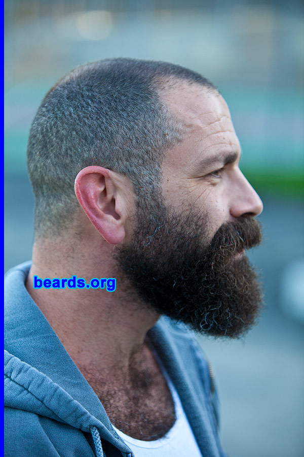 Andy
[b]Go to [url=http://www.beards.org/beard032.php]Andy's beard feature[/url][/b].
Keywords: full_beard