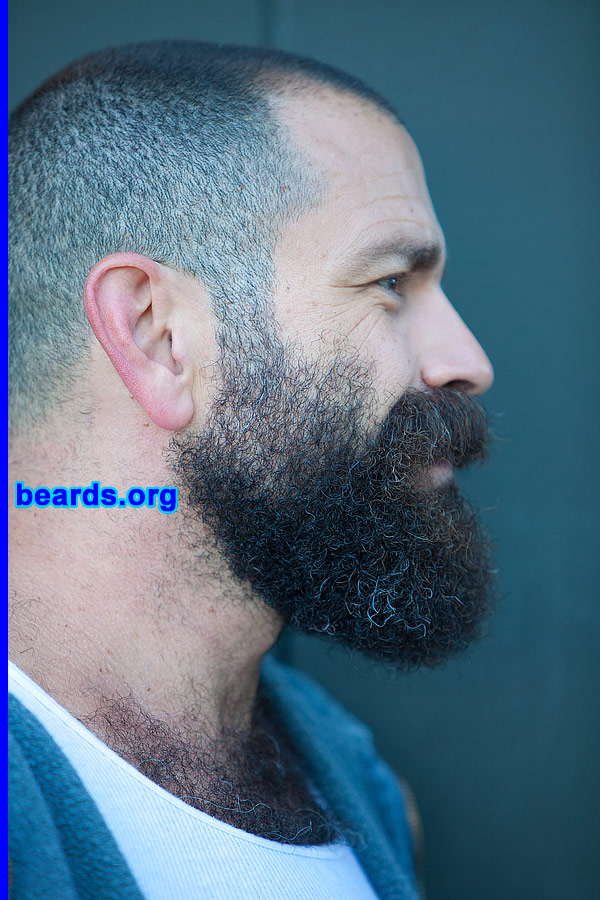 Andy
[b]Go to [url=http://www.beards.org/beard032.php]Andy's beard feature[/url][/b].
Keywords: b032.003 full_beard