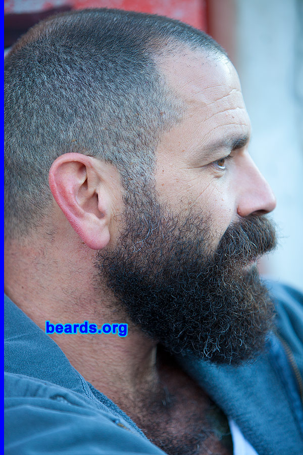 Andy
[b]Go to [url=http://www.beards.org/beard032.php]Andy's beard feature[/url][/b].
Keywords: b032.003 full_beard