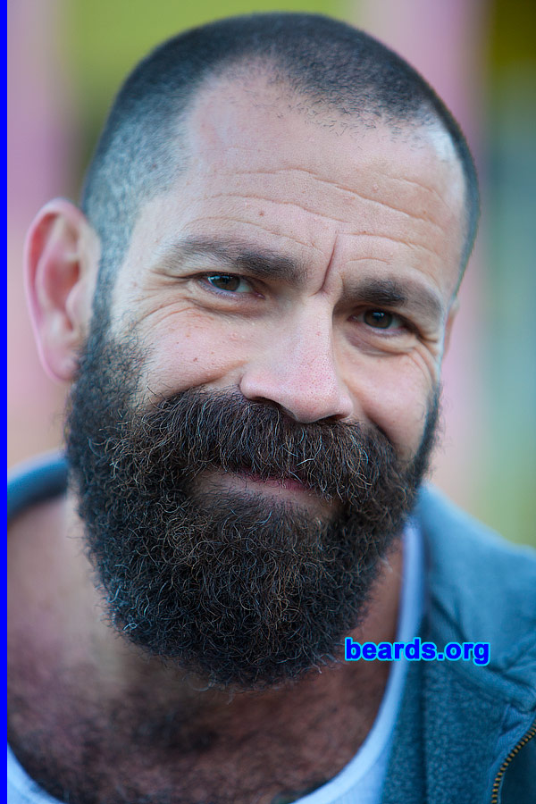Andy
[b]Go to [url=http://www.beards.org/beard032.php]Andy's beard feature[/url][/b].
Keywords: b032.004 full_beard