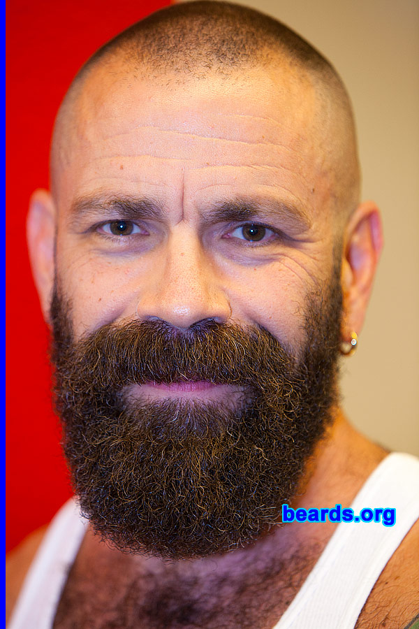 Andy
[b]Go to [url=http://www.beards.org/beard032.php]Andy's beard feature[/url][/b].
Keywords: b032.008 full_beard