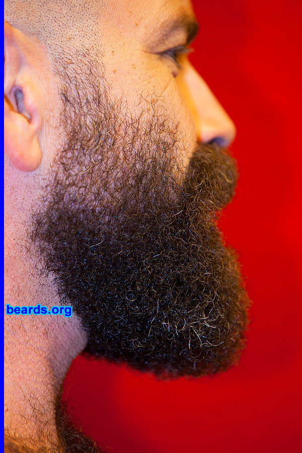 Andy
[b]Go to [url=http://www.beards.org/beard032.php]Andy's beard feature[/url][/b].
Keywords: b032.008 full_beard