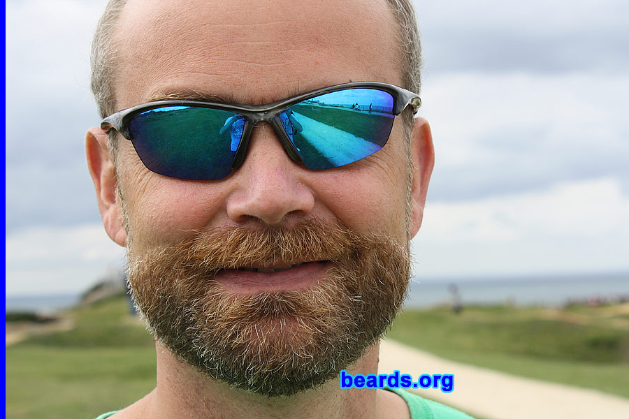 Steven
[b]Go to [url=http://www.beards.org/beard036.php]Steven's beard feature[/url][/b].
Keywords: Steven.036.2 full_beard
