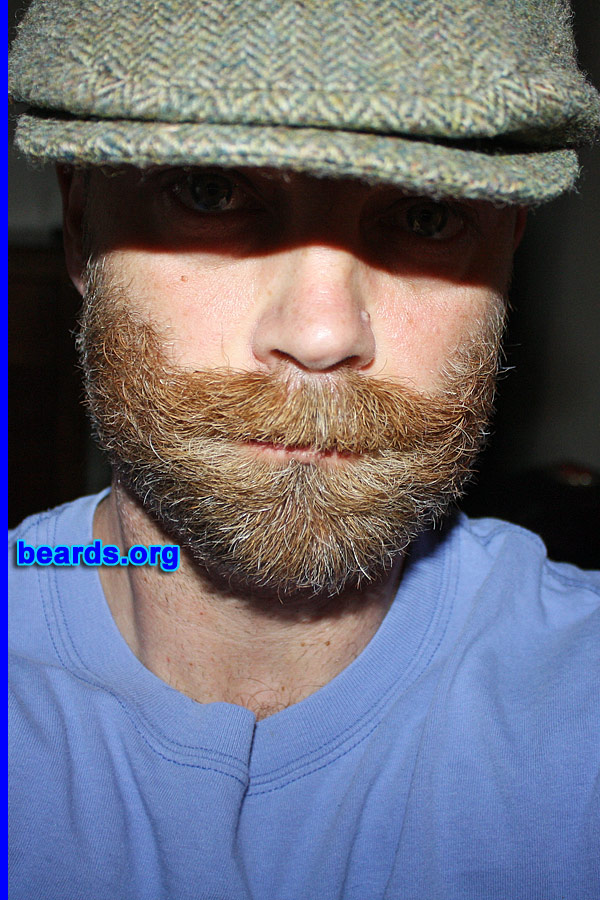 Steven
[b]Go to [url=http://www.beards.org/beard036.php]Steven's beard feature[/url][/b].
Keywords: Steven.036.4 full_beard
