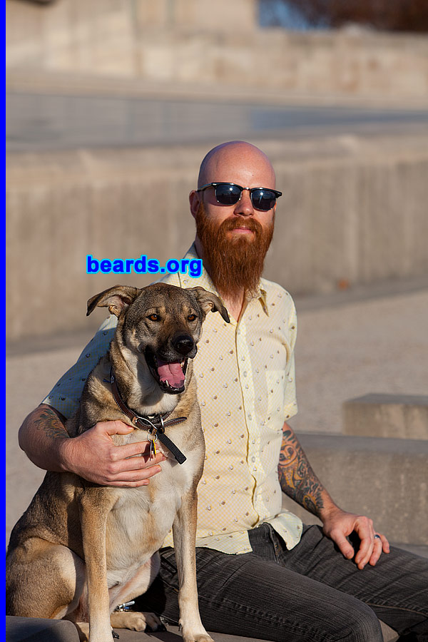 Mike
[b]Go to [url=http://www.beards.org/beard037.php]Mike's beard feature[/url][/b].
Keywords: full_beard