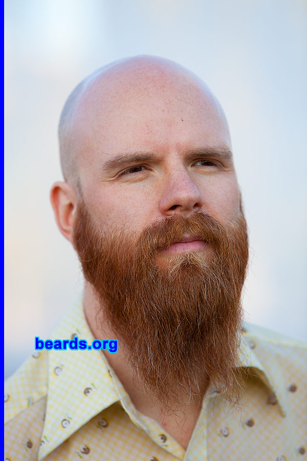 Mike
[b]Go to [url=http://www.beards.org/beard037.php]Mike's beard feature[/url][/b].
Keywords: b037.002 full_beard