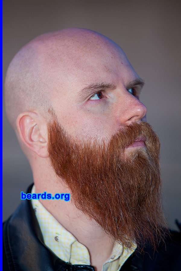 Mike
[b]Go to [url=http://www.beards.org/beard037.php]Mike's beard feature[/url][/b].
Keywords: b037.003 full_beard