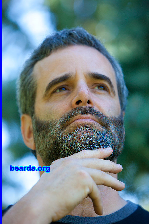 Scott
[b]Go to [url=http://www.beards.org/beard038.php]Scott's beard feature[/url][/b].
Keywords: b038.001 full_beard