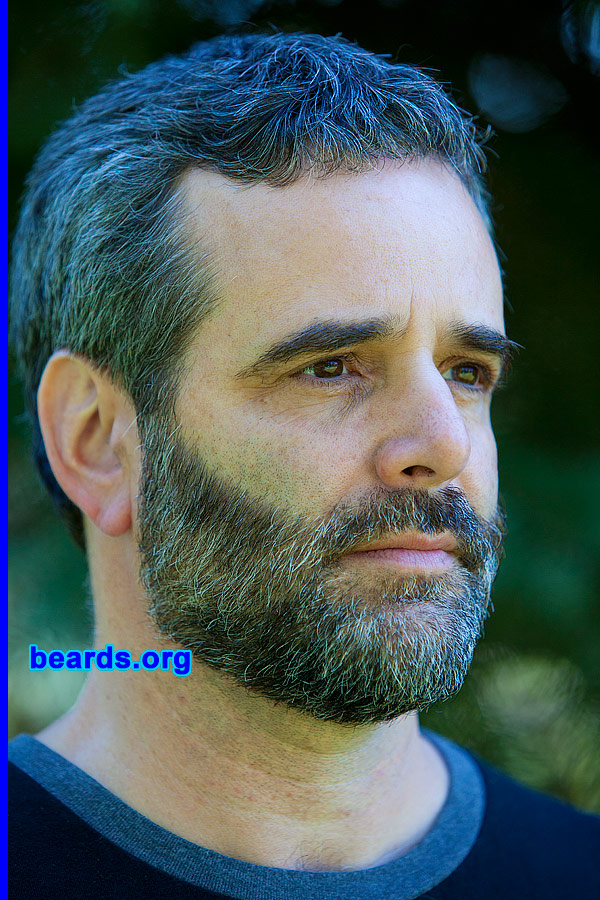 Scott
[b]Go to [url=http://www.beards.org/beard038.php]Scott's beard feature[/url][/b].
Keywords: b038.001 full_beard