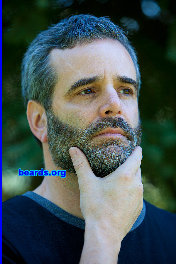 Scott
[b]Go to [url=http://www.beards.org/beard038.php]Scott's beard feature[/url][/b].
Keywords: b038.001 full_beard