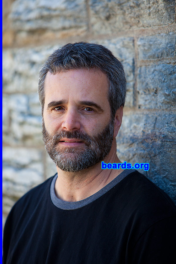Scott
[b]Go to [url=http://www.beards.org/beard038.php]Scott's beard feature[/url][/b].
Keywords: b038.002 full_beard