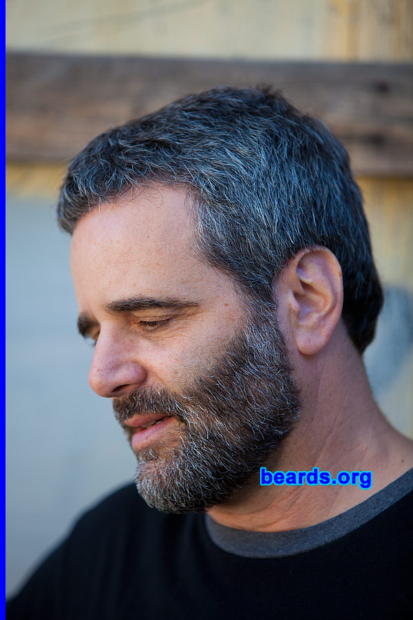 Scott
[b]Go to [url=http://www.beards.org/beard038.php]Scott's beard feature[/url][/b].
Keywords: b038.002 full_beard