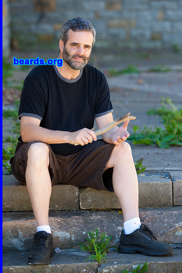 Scott
[b]Go to [url=http://www.beards.org/beard038.php]Scott's beard feature[/url][/b].
Keywords: b038.002 full_beard