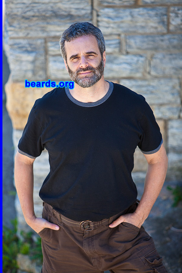 Scott
[b]Go to [url=http://www.beards.org/beard038.php]Scott's beard feature[/url][/b].
Keywords: b038.002 full_beard