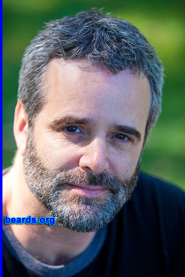 Scott
[b]Go to [url=http://www.beards.org/beard038.php]Scott's beard feature[/url][/b].
Keywords: b038.003 full_beard