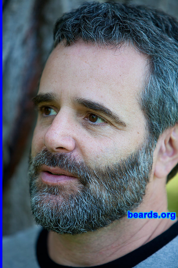 Scott
[b]Go to [url=http://www.beards.org/beard038.php]Scott's beard feature[/url][/b].
Keywords: b038.004 full_beard