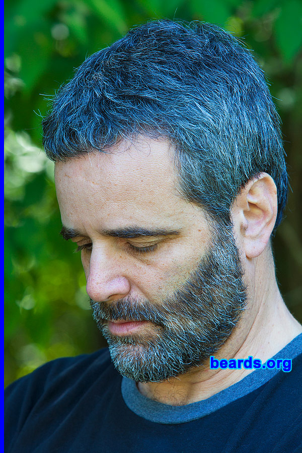 Scott
[b]Go to [url=http://www.beards.org/beard038.php]Scott's beard feature[/url][/b].
Keywords: b038.005 full_beard