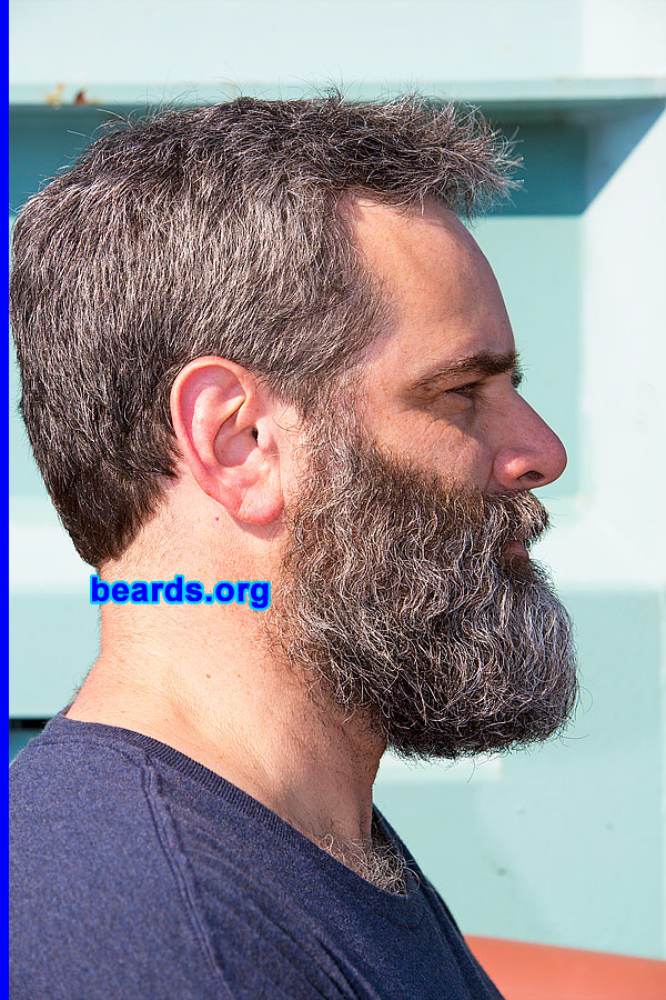 Scott
[b]Go to [url=http://www.beards.org/beard038.php]Scott's beard feature[/url][/b].
Keywords: b038.006 full_beard