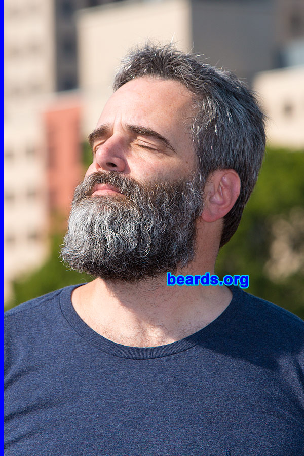 Scott
[b]Go to [url=http://www.beards.org/beard038.php]Scott's beard feature[/url][/b].
Keywords: b038.006 full_beard