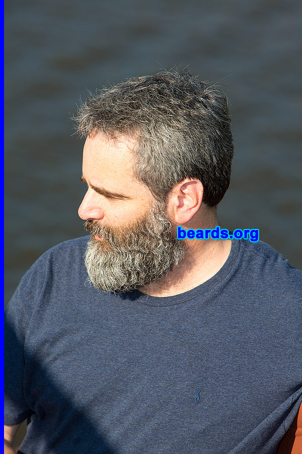 Scott
[b]Go to [url=http://www.beards.org/beard038.php]Scott's beard feature[/url][/b].
Keywords: b038.006 full_beard