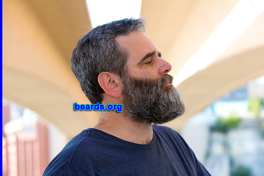 Scott
[b]Go to [url=http://www.beards.org/beard038.php]Scott's beard feature[/url][/b].
Keywords: b038.007 full_beard