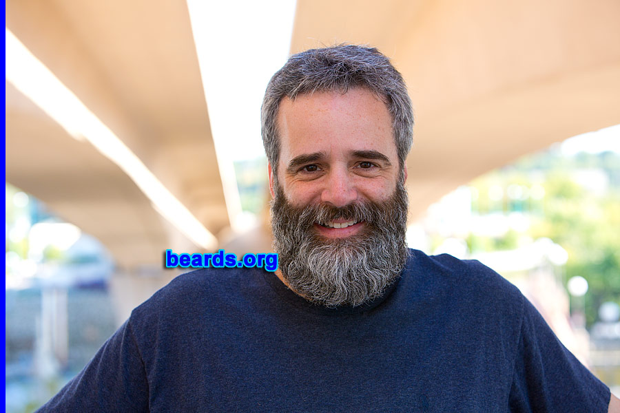 Scott
[b]Go to [url=http://www.beards.org/beard038.php]Scott's beard feature[/url][/b].
Keywords: b038.007 full_beard