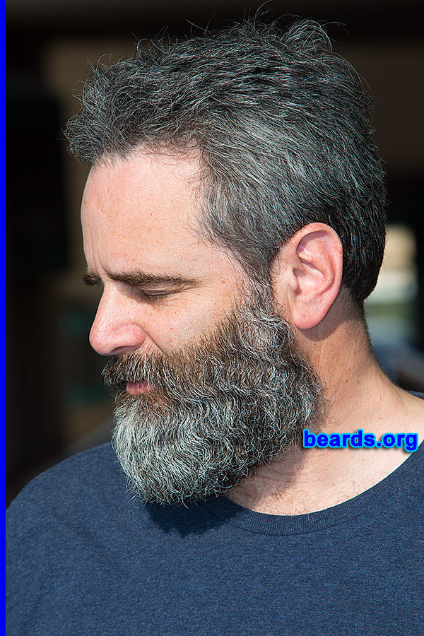 Scott
[b]Go to [url=http://www.beards.org/beard038.php]Scott's beard feature[/url][/b].
Keywords: b038.008 full_beard