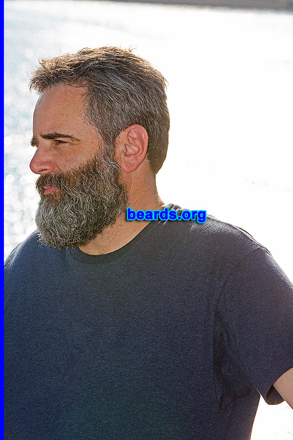 Scott
[b]Go to [url=http://www.beards.org/beard038.php]Scott's beard feature[/url][/b].
Keywords: b038.008 full_beard