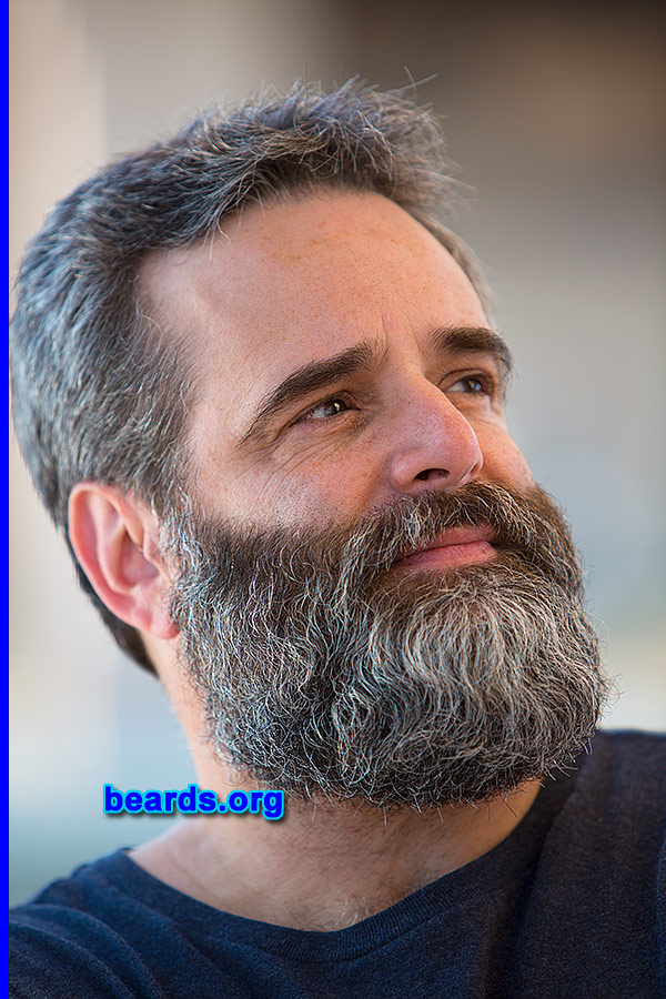 Scott
[b]Go to [url=http://www.beards.org/beard038.php]Scott's beard feature[/url][/b].
Keywords: b038.008 full_beard