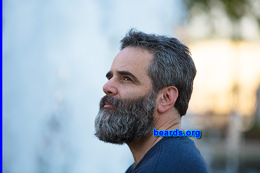Scott
[b]Go to [url=http://www.beards.org/beard038.php]Scott's beard feature[/url][/b].
Keywords: b038.009 full_beard