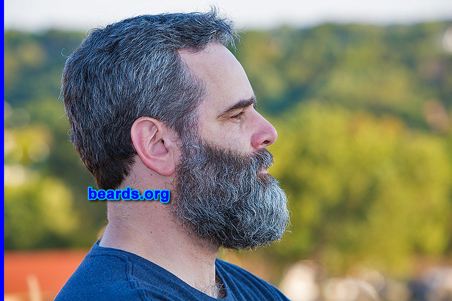 Scott
[b]Go to [url=http://www.beards.org/beard038.php]Scott's beard feature[/url][/b].
Keywords: b038.009 full_beard