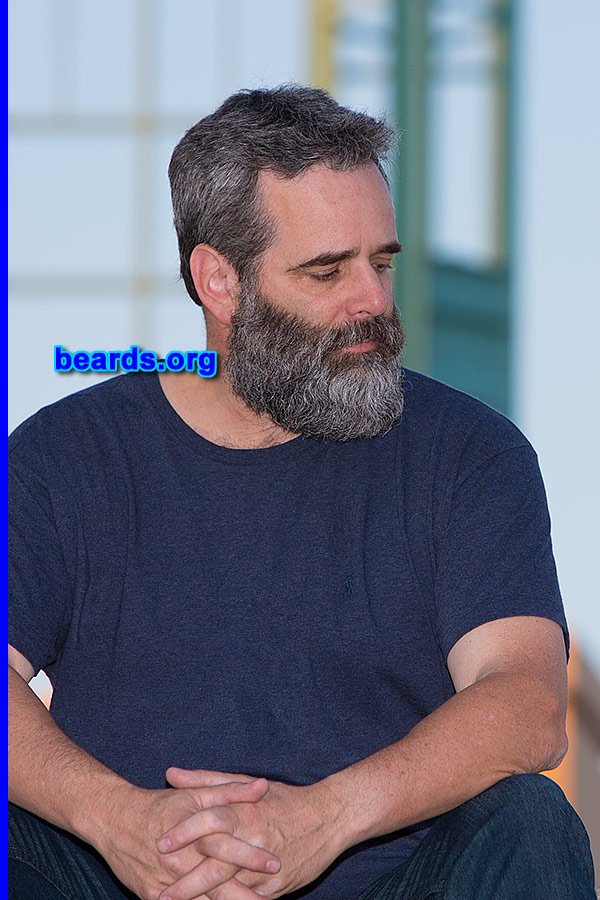 Scott
[b]Go to [url=http://www.beards.org/beard038.php]Scott's beard feature[/url][/b].
Keywords: b038.010 full_beard