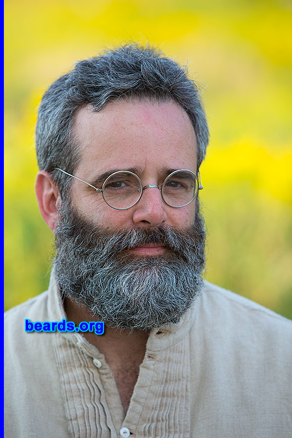 Scott
[b]Go to [url=http://www.beards.org/beard038.php]Scott's beard feature[/url][/b].
Keywords: b038.012 full_beard