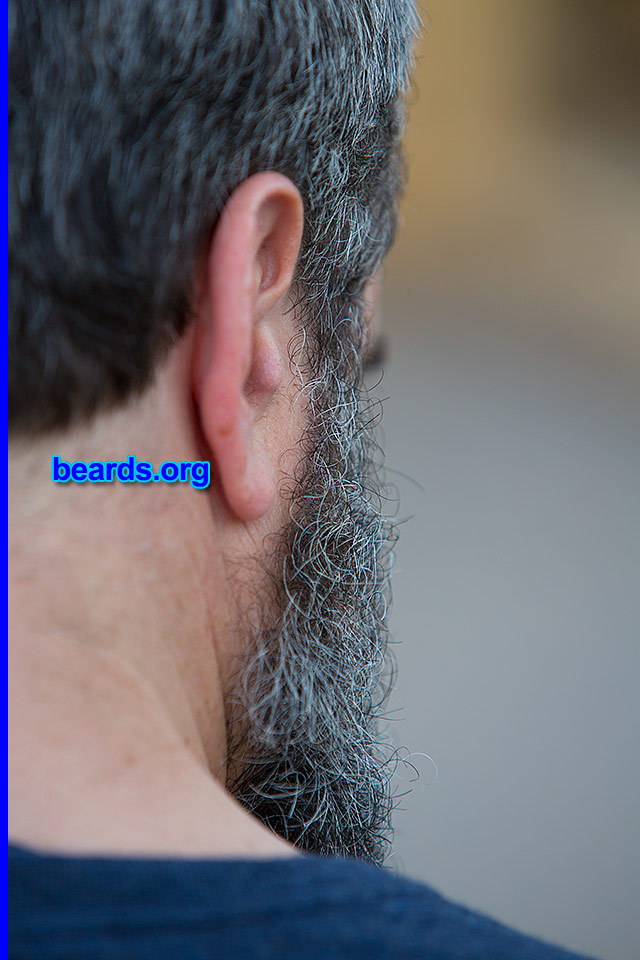 Scott
[b]Go to [url=http://www.beards.org/beard038.php]Scott's beard feature[/url][/b].
Keywords: b038.013 full_beard