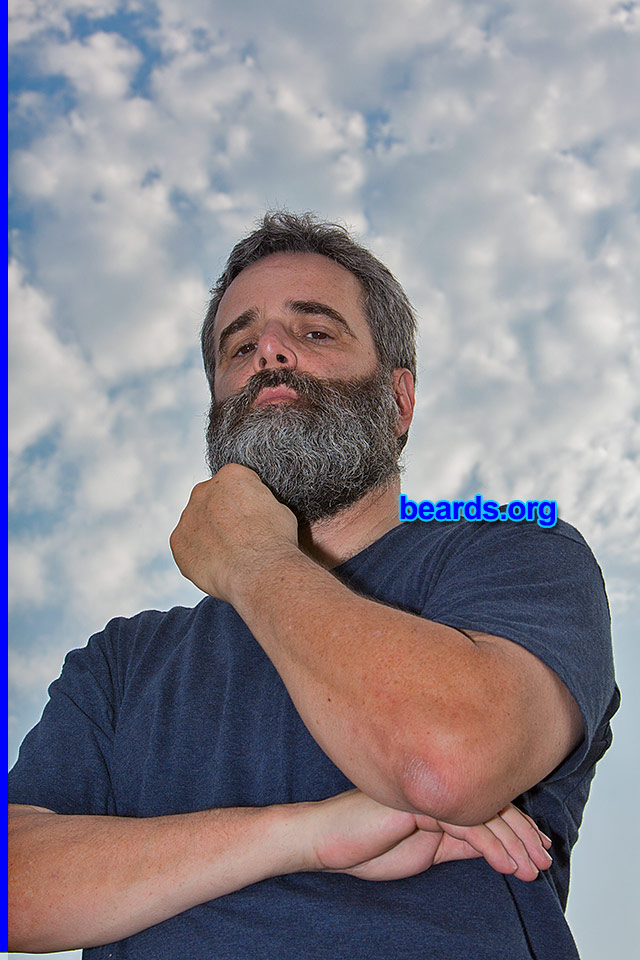 Scott
[b]Go to [url=http://www.beards.org/beard038.php]Scott's beard feature[/url][/b].
Keywords: b038.014 full_beard