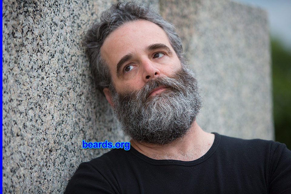 Scott
[b]Go to [url=http://www.beards.org/beard038.php]Scott's beard feature[/url][/b].
Keywords: b038.015 full_beard