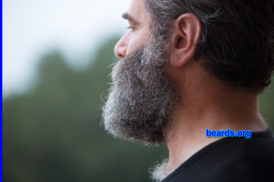 Scott
[b]Go to [url=http://www.beards.org/beard038.php]Scott's beard feature[/url][/b].
Keywords: b038.016 full_beard