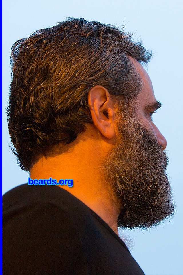 Scott
[b]Go to [url=http://www.beards.org/beard038.php]Scott's beard feature[/url][/b].
Keywords: b038.016 full_beard