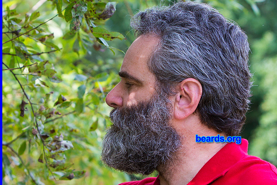 Scott
[b]Go to [url=http://www.beards.org/beard038.php]Scott's beard feature[/url][/b].
Keywords: b038.017 full_beard