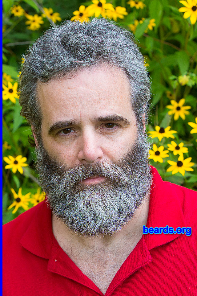Scott
[b]Go to [url=http://www.beards.org/beard038.php]Scott's beard feature[/url][/b].
Keywords: b038.018 full_beard
