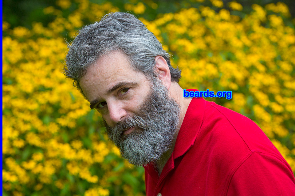 Scott
[b]Go to [url=http://www.beards.org/beard038.php]Scott's beard feature[/url][/b].
Keywords: b038.018 full_beard