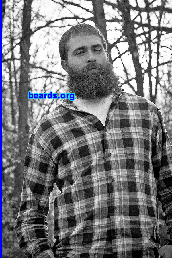 Ryan
[b]Go to [url=http://www.beards.org/beard039.php]Ryan's beard feature[/url][/b].

Photo: Jon Cole / Envisioned Memories
Keywords: full_beard